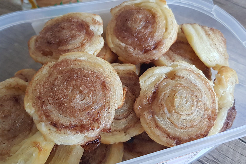 Zimtschnecken aus Blätterteig Zimtschnecken aus Blätterteig