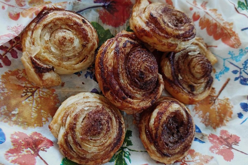 Zimtschnecken aus Blätterteig Zimtschnecken aus Blätterteig