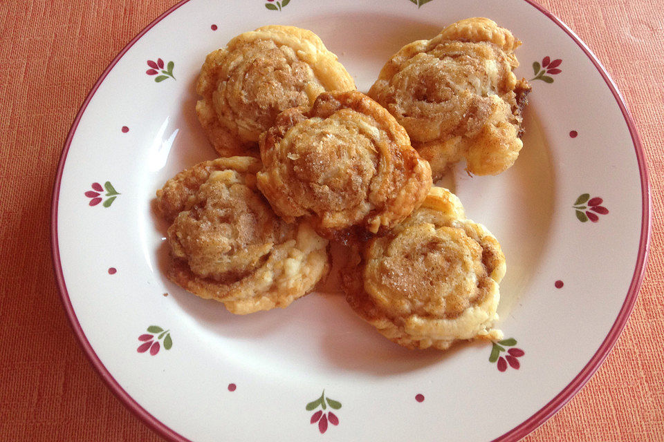 Zimtschnecken aus Blätterteig Zimtschnecken aus Blätterteig