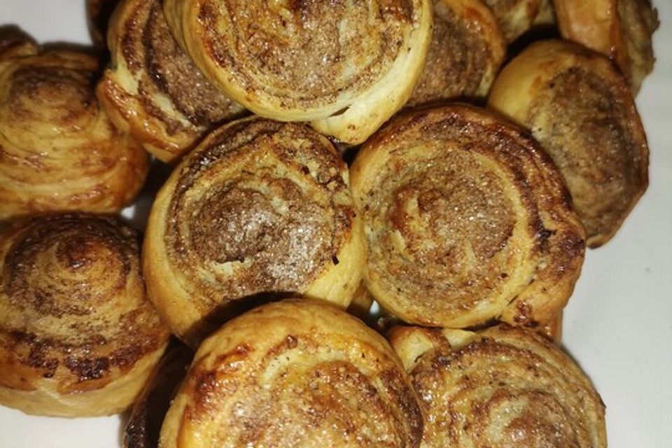 Zimtschnecken aus Blätterteig Zimtschnecken aus Blätterteig