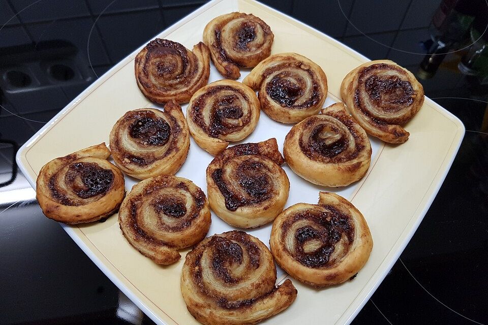 Zimtschnecken aus Blätterteig Zimtschnecken aus Blätterteig