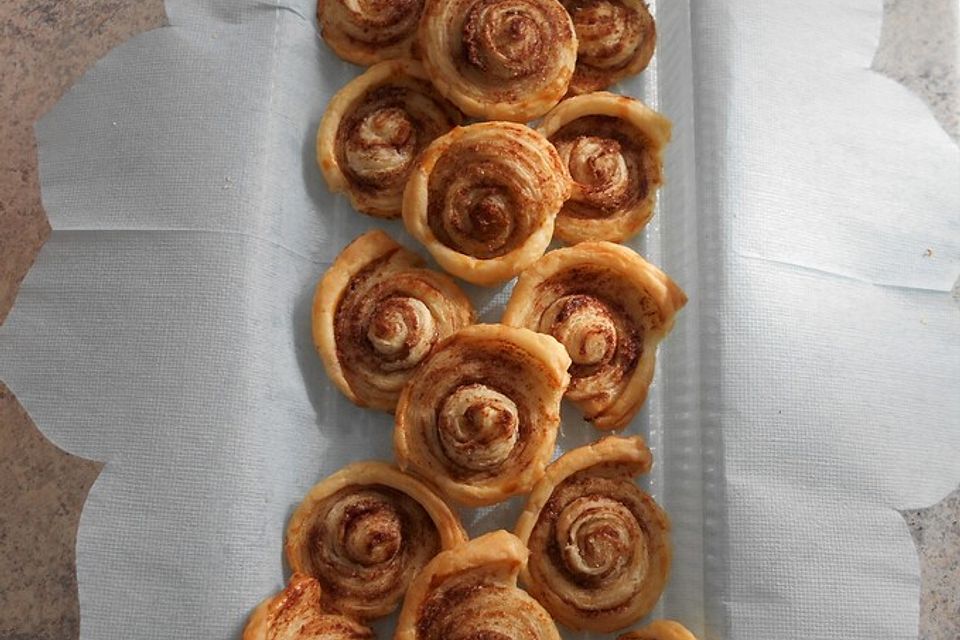 Zimtschnecken aus Blätterteig Zimtschnecken aus Blätterteig