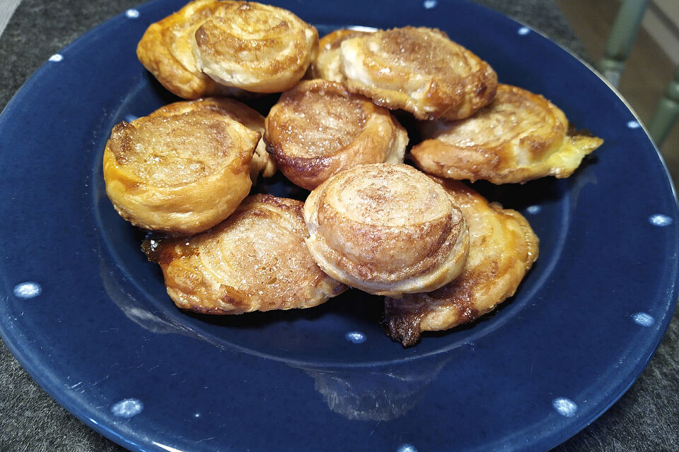 Zimtschnecken aus Blätterteig Zimtschnecken aus Blätterteig