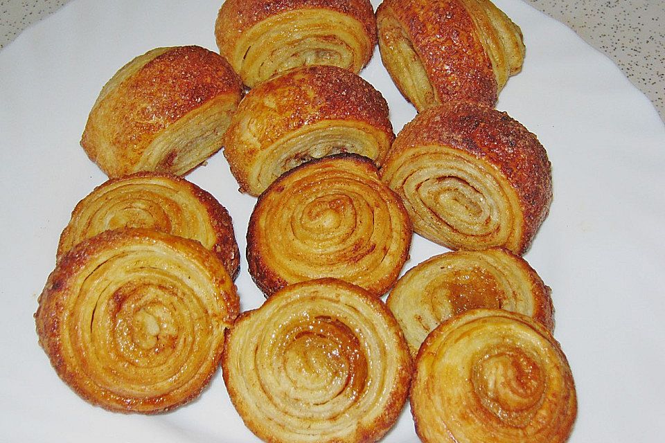 Zimtschnecken aus Blätterteig Zimtschnecken aus Blätterteig