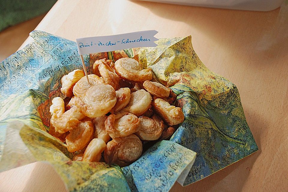 Zimtschnecken aus Blätterteig Zimtschnecken aus Blätterteig