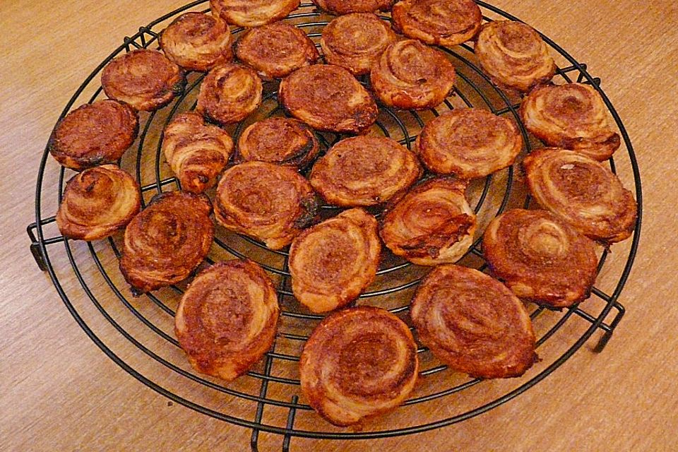 Zimtschnecken aus Blätterteig Zimtschnecken aus Blätterteig