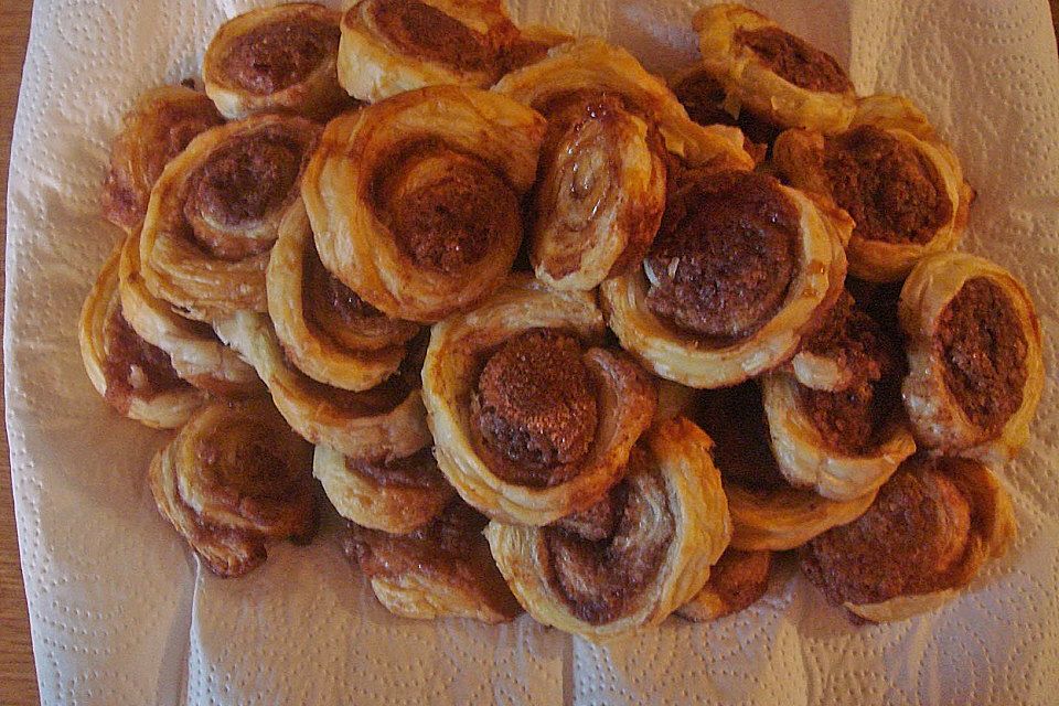Zimtschnecken aus Blätterteig Zimtschnecken aus Blätterteig