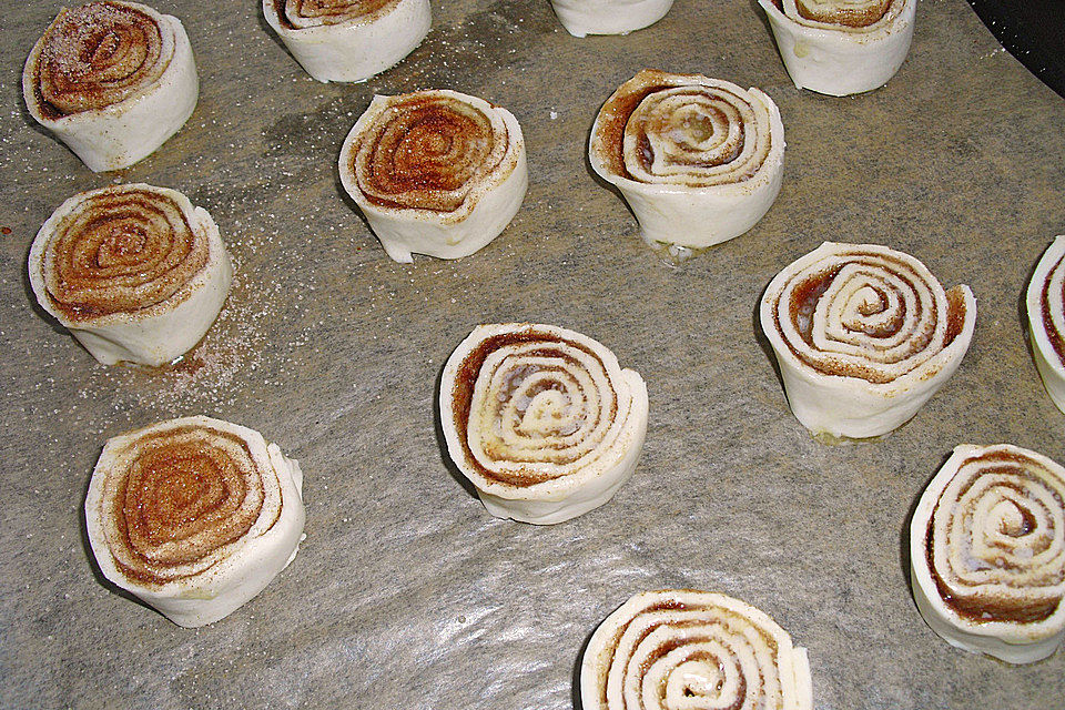 Zimtschnecken aus Blätterteig Zimtschnecken aus Blätterteig