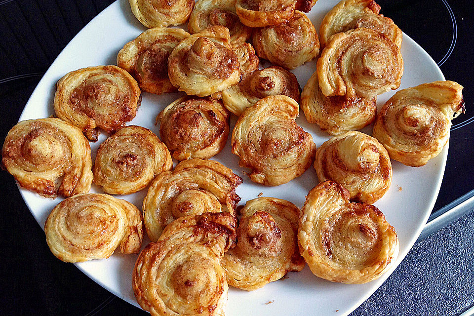 Zimtschnecken aus Blätterteig Zimtschnecken aus Blätterteig