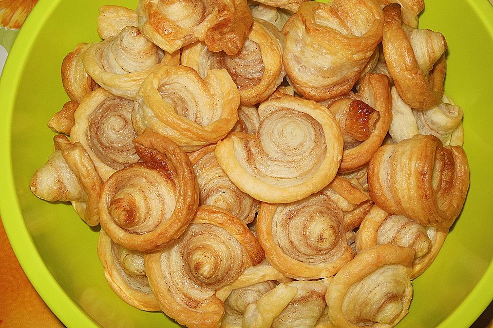 Zimtschnecken aus Blätterteig Zimtschnecken aus Blätterteig