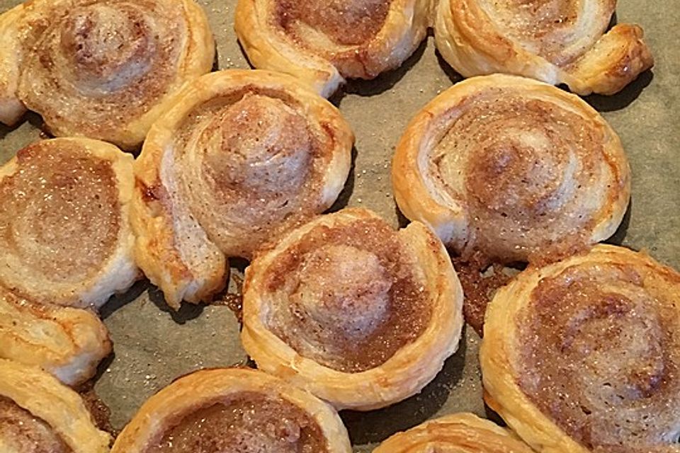 Zimtschnecken aus Blätterteig Zimtschnecken aus Blätterteig