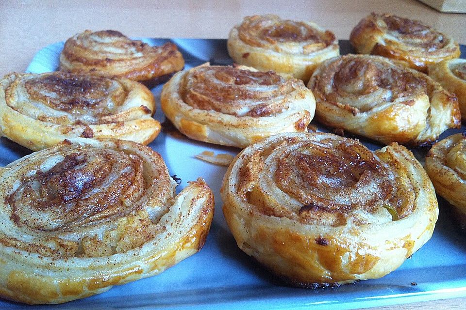 Zimtschnecken aus Blätterteig Zimtschnecken aus Blätterteig