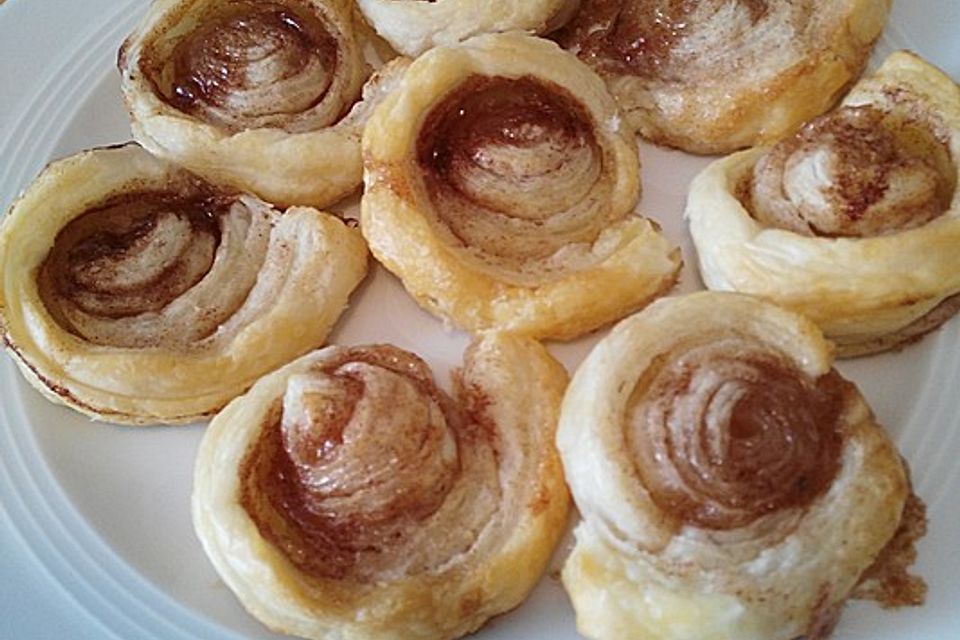 Zimtschnecken aus Blätterteig Zimtschnecken aus Blätterteig