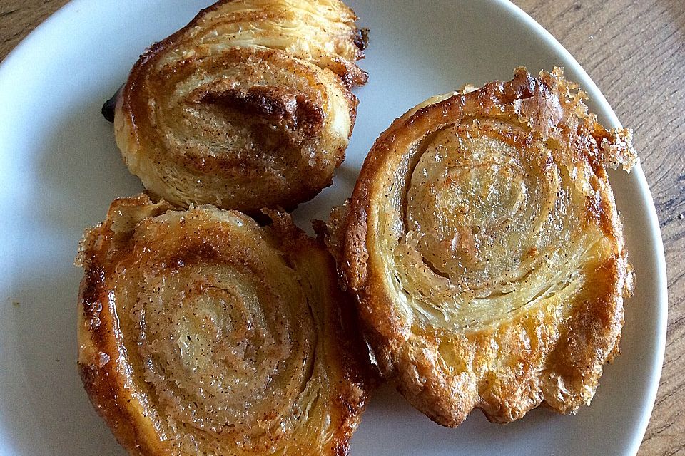 Zimtschnecken aus Blätterteig Zimtschnecken aus Blätterteig