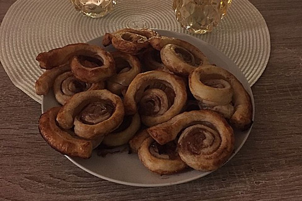Zimtschnecken aus Blätterteig Zimtschnecken aus Blätterteig