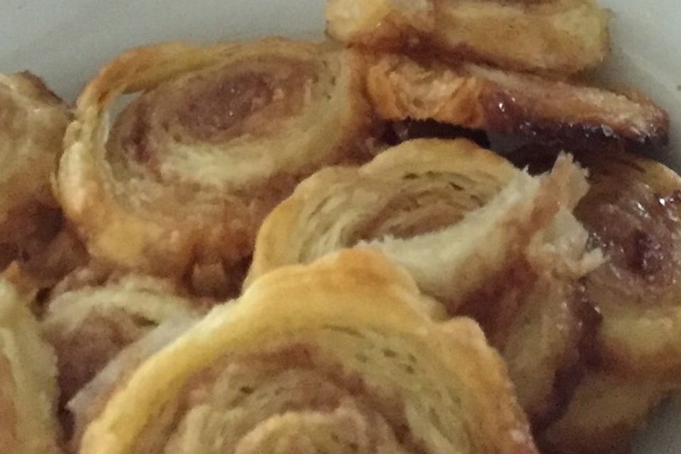Zimtschnecken aus Blätterteig Zimtschnecken aus Blätterteig