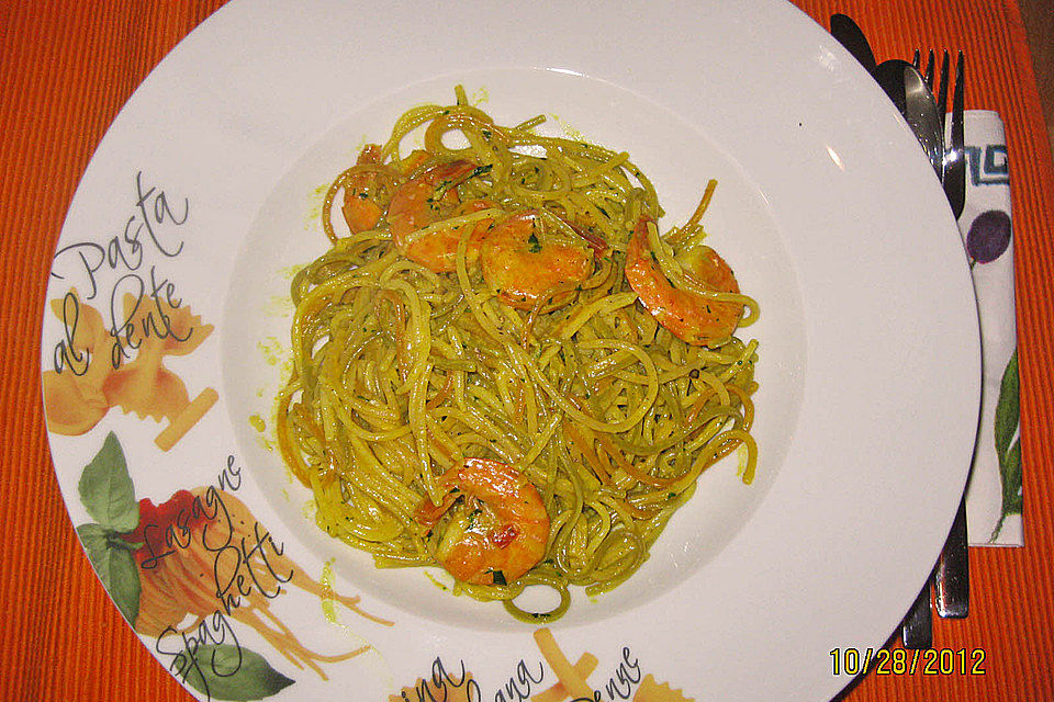 Pasta mit Garnelen in Kokoscurrysoße