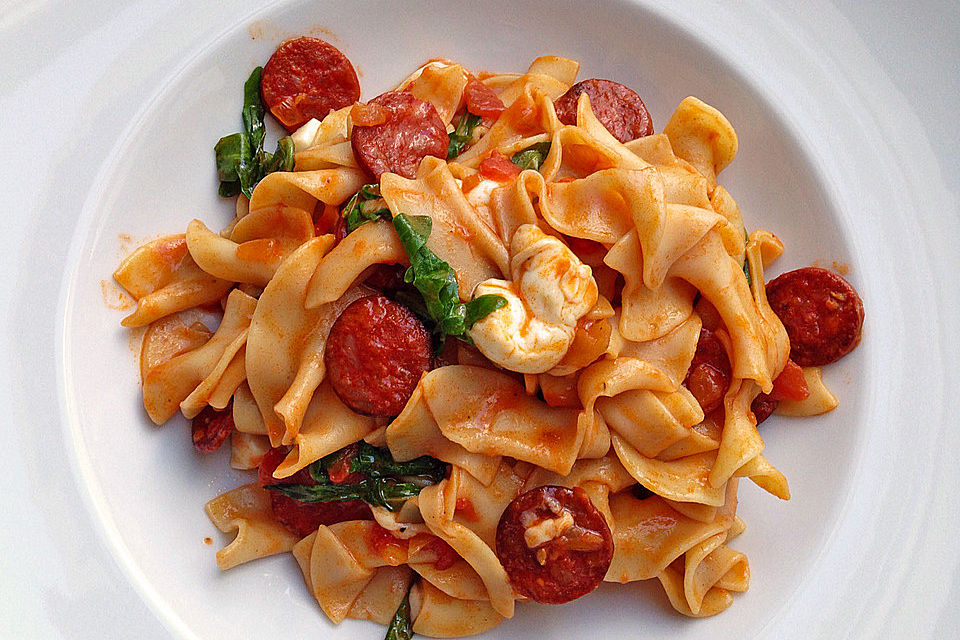 Pasta mit Chorizo - Zwiebel - Sauce