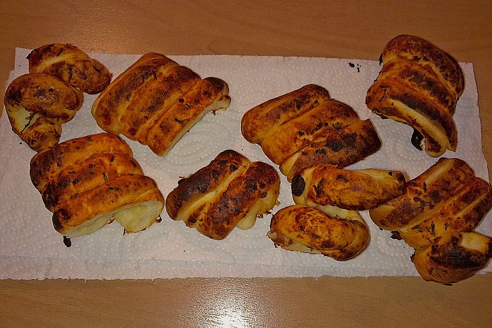 Essbare Serviettenringe aus Pizzateig