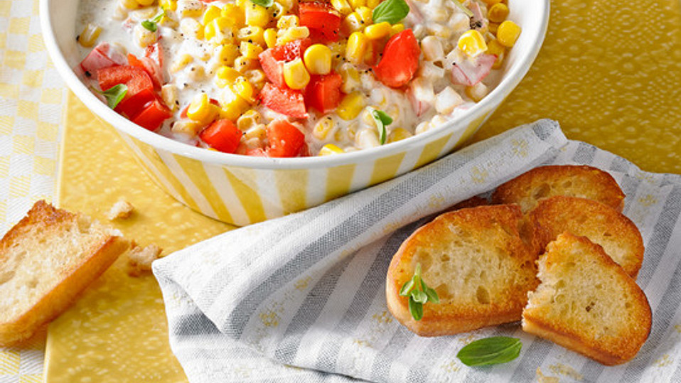 Maissalat mit rotem Paprika und Sauerrahmdressing von gabipan