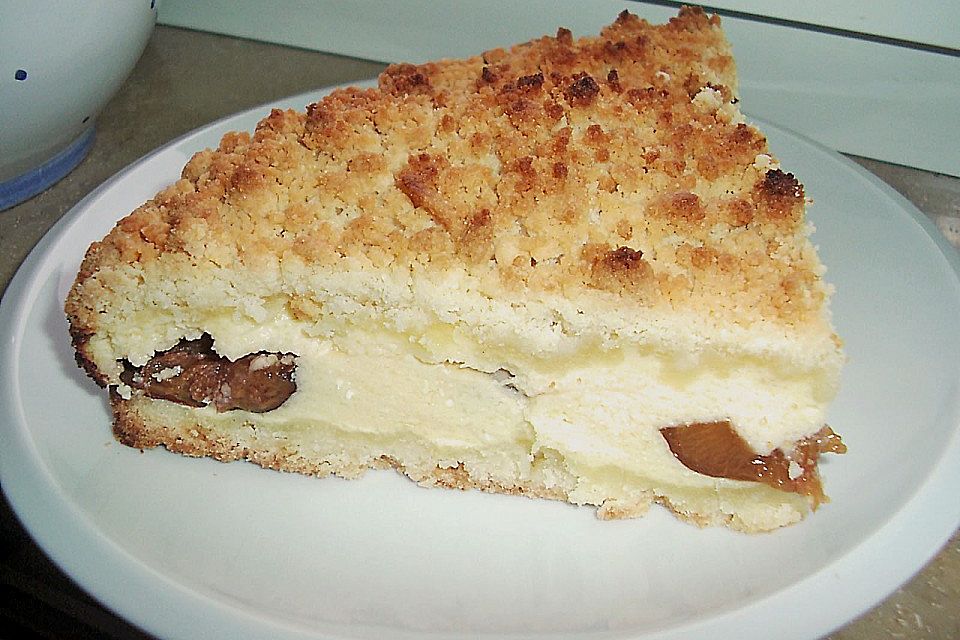 Saftiger Käsekuchen mit Aprikosen und Streuseln