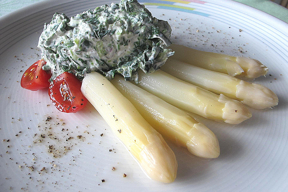 Spargel mit kalter Spinat - Joghurtsoße