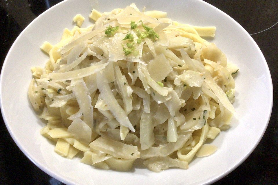 Pasta mit Fenchel, Zitrone und Parmesan