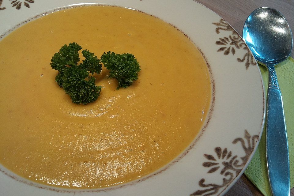 Leckere Kartoffel - Möhren - Suppe