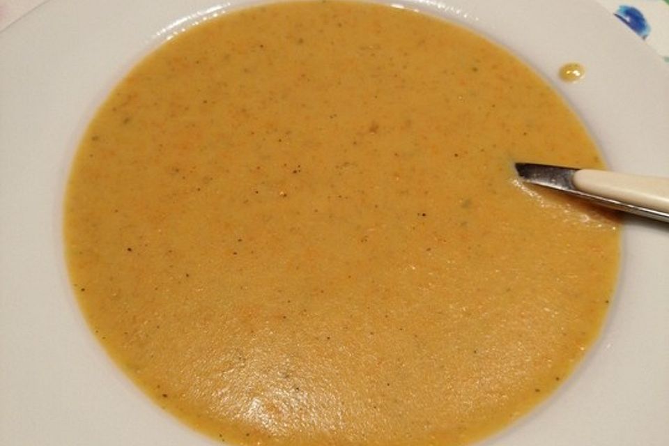 Leckere Kartoffel - Möhren - Suppe