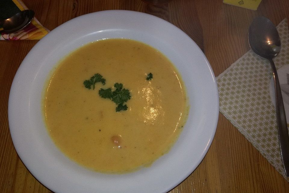 Leckere Kartoffel - Möhren - Suppe