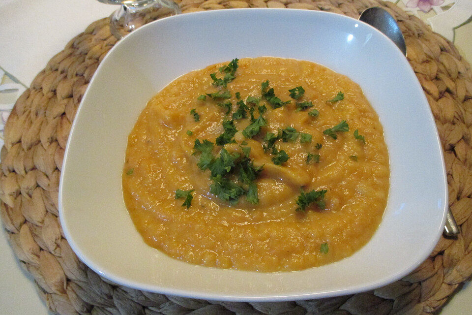 Leckere Kartoffel - Möhren - Suppe