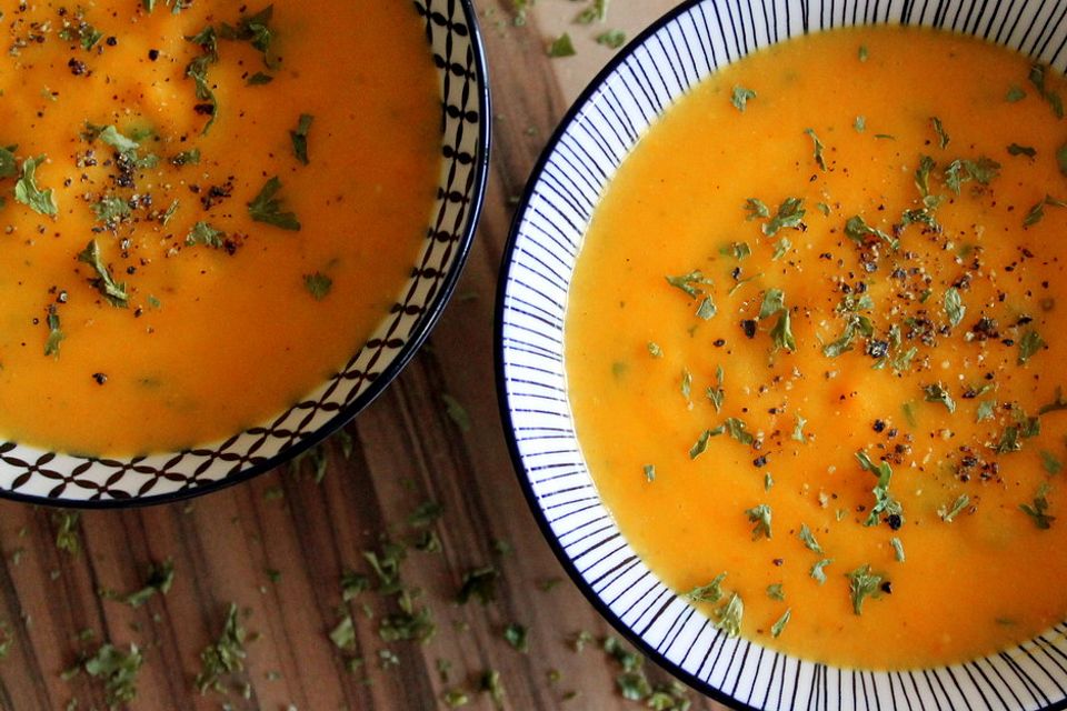 Leckere Kartoffel - Möhren - Suppe