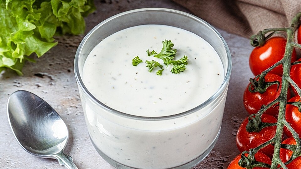 Salatdressing – wie das Joghurtdressing in der Pizzeria