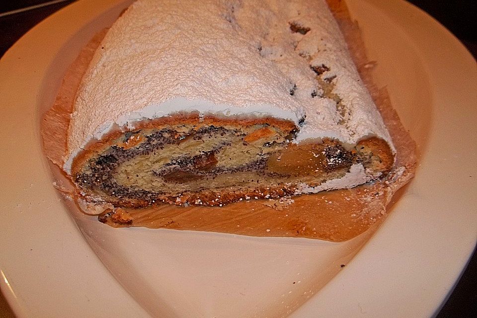 Quarkstollen mit Mohn