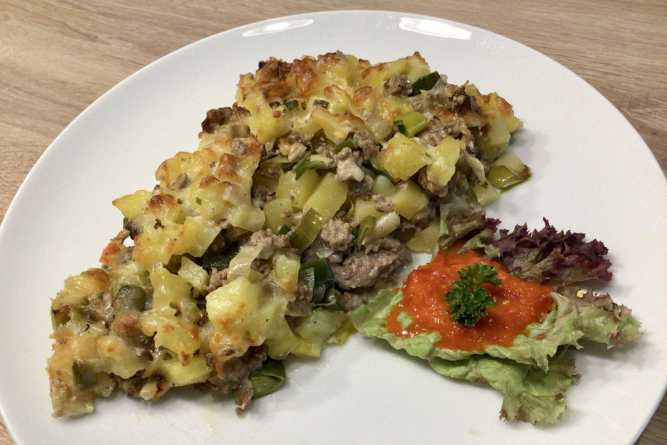 Kartoffelauflauf mit Lauch und Hackfleisch