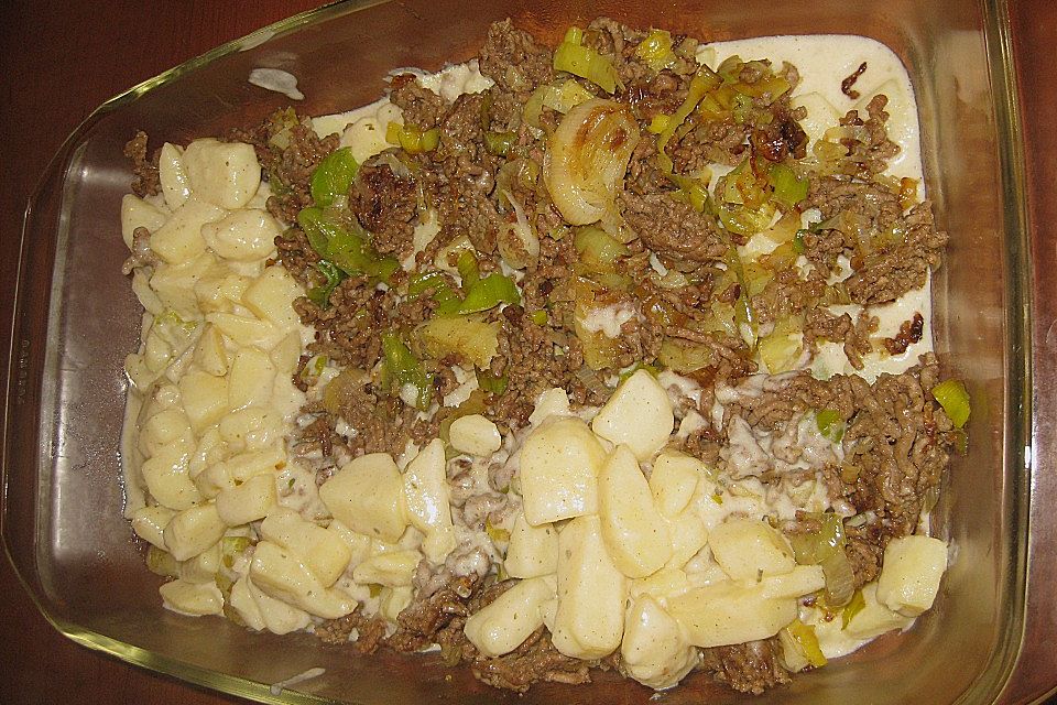 Kartoffelauflauf mit Lauch und Hackfleisch