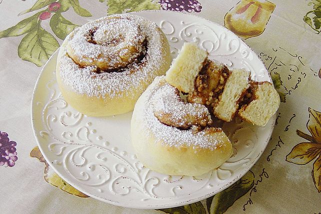 Zimtrollen mit gehackten Walnüssen von Pumpkin-Pie| Chefkoch