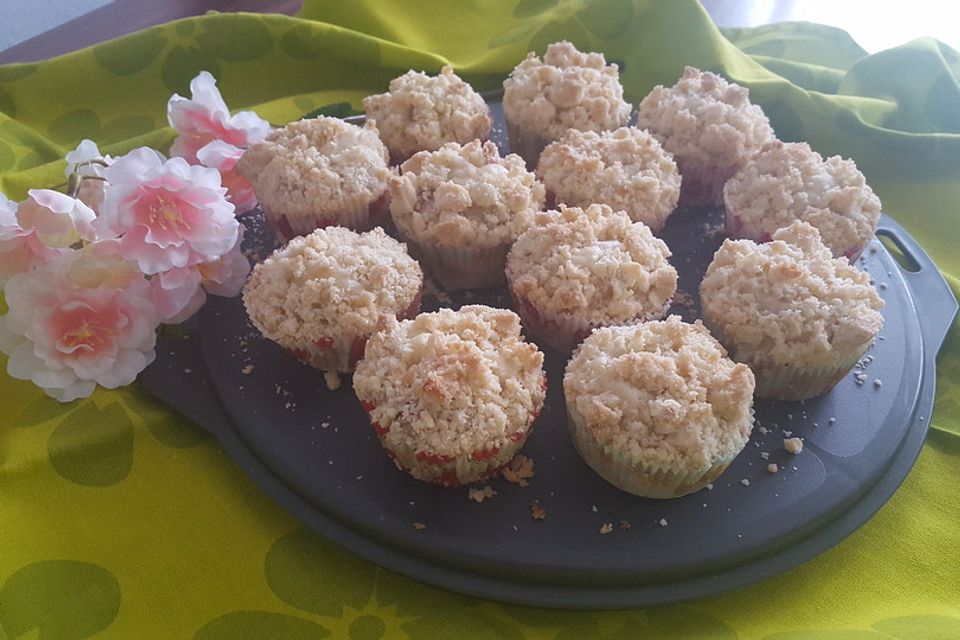 Rhabarbermuffins mit Streuseln