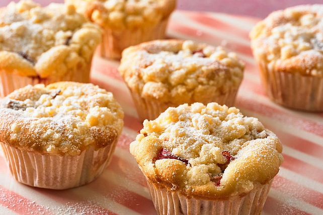 Rhabarbermuffins mit Streuseln von FlowerBomb| Chefkoch