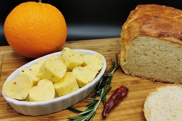 Orangen-Rosmarinbutter von Saya1981 | Chefkoch