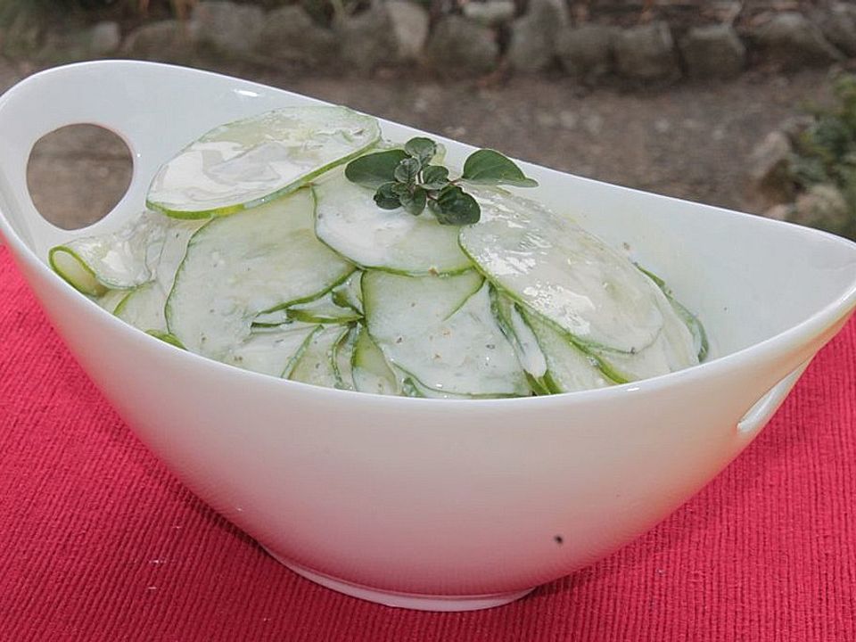 Gurkensalat mit Radieschen - Kochen Gut | kochengut.de
