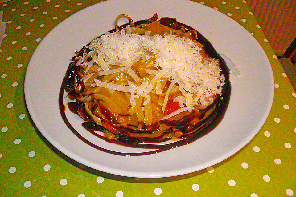 Pasta mit Chicoree und Birne