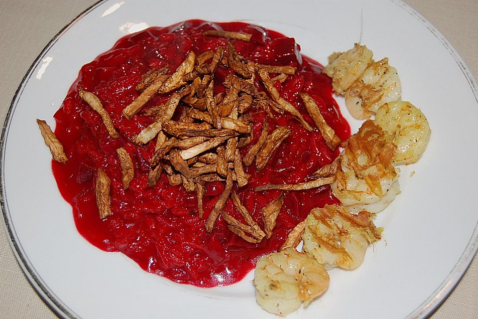 Rote Bete - Risotto mit gebratenen Shrimps und Selleriestroh