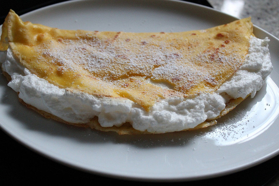 Pfannkuchen gefüllt mit Eischnee Pfannkuchen gefüllt mit Eischnee
