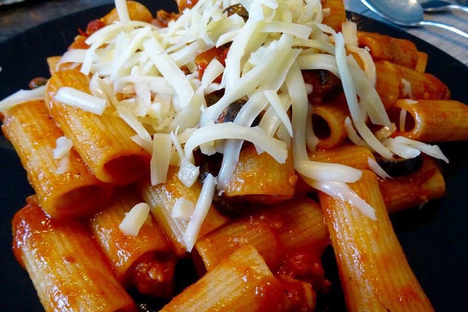 Rigatoni alla Puttanesca