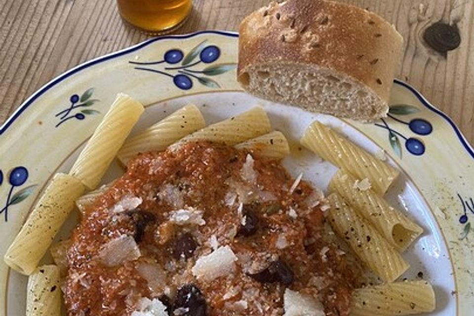 Rigatoni alla Puttanesca Rigatoni alla Puttanesca