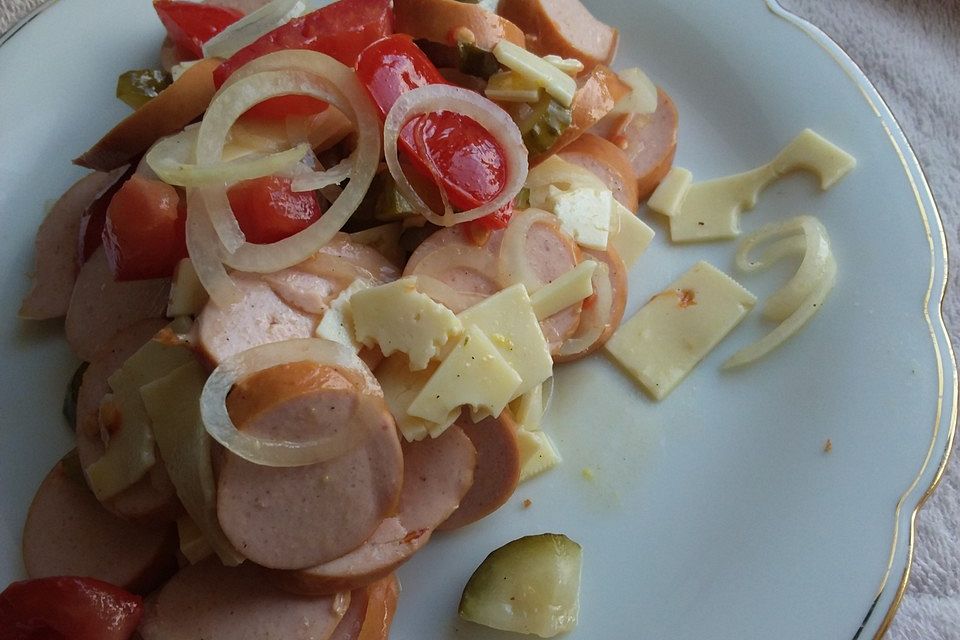 Leichter Wurstsalat, würzig - pikant, auch als fettarme Variante sehr lecker