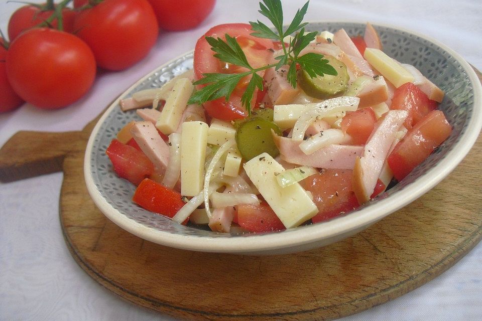 Leichter Wurstsalat, würzig - pikant, auch als fettarme Variante sehr lecker