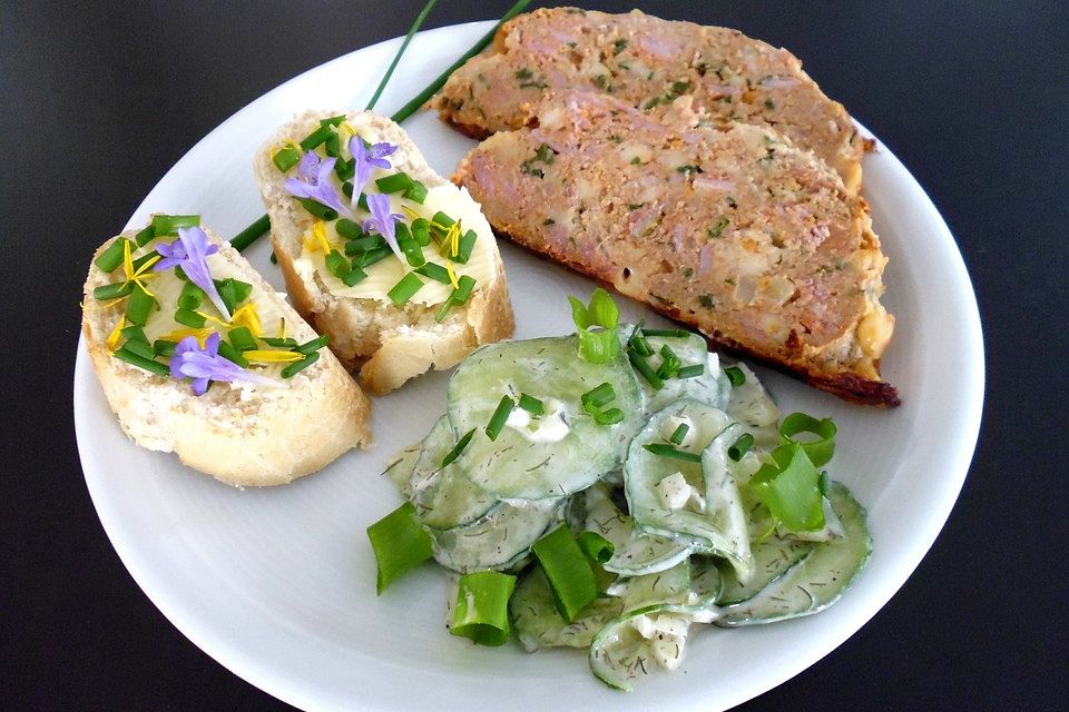 Schnittlauch - Hackbraten mit Schinkenwürfeln und Gruyère