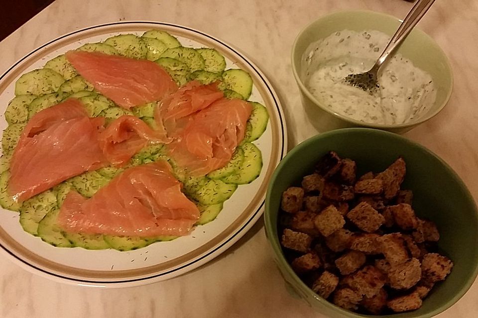 Lachs auf Gurken - Carpaccio